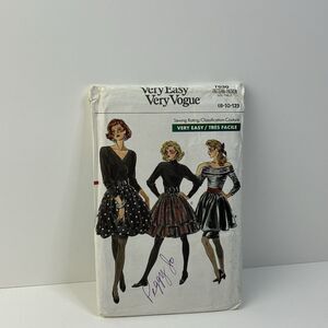 Skirt Size 8-12 Side Zip Yoke Overskirt Ruffle UNCUT Pattern 7030 Vintage 80s